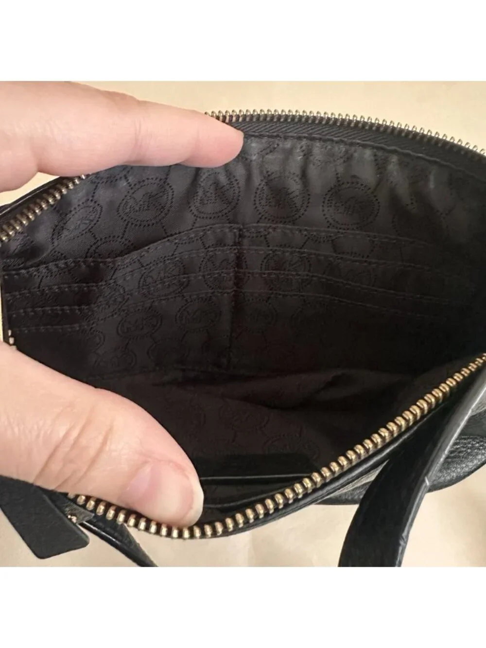 Michael Kors Black Leather Cross Body Bag Purse Gold Hardware Adjustable Strap